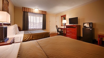 Standard Room, 2 Double Beds, Non Smoking, Refrigerator & Microwave