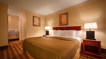 Standard Room, 1 King Bed, Non Smoking, Balcony