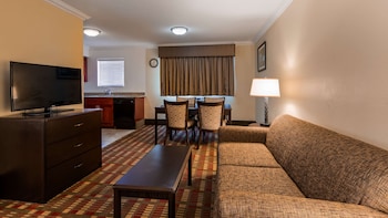 Suite, 1 King Bed, Non Smoking, Kitchen (Living Room;with Sofabed)