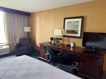 Room, 1 King Bed, Accessible, Non Smoking (Mobility)