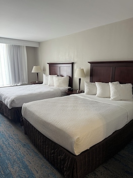 Room, 2 Queen Beds, Non Smoking