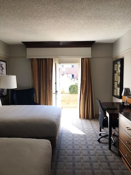 Room, 2 Queen Beds, Accessible, Bathtub (Mobility & Hearing)
