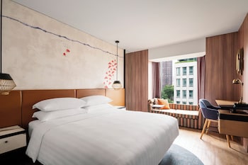 Deluxe Room, 1 King Bed