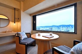 Main Building Executive Floor, Celebrity Suite Twin, Nonsmoking, Includes Access to Gym, Indoor Pool