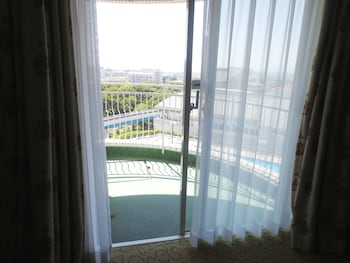 Quadruple Room, Non-Smoking (South Building, South Resort Floor, Twin Room with 2 extra beds)