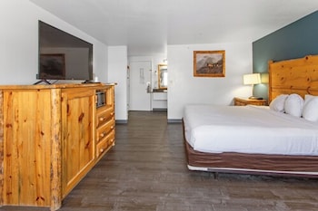 Standard Room, 1 King Bed, Accessible, Non Smoking