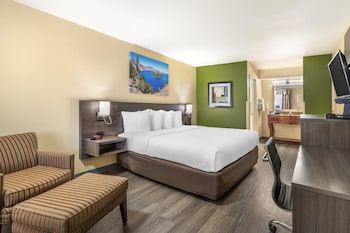Standard Room, 1 King Bed, Non Smoking
