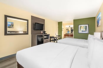 Standard Room, 2 Queen Beds, Non Smoking