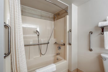 Standard Room, 1 Queen Bed, Accessible, Bathtub