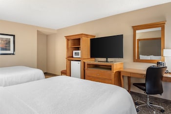 Standard Room, 2 Queen Beds, Non Smoking, Microwave