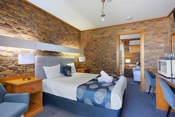 Family Room (Sleeps 5)