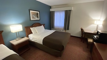 Standard Room, 2 Queen Beds, Non Smoking