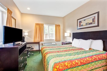 Suite, 1 King Bed, Non Smoking