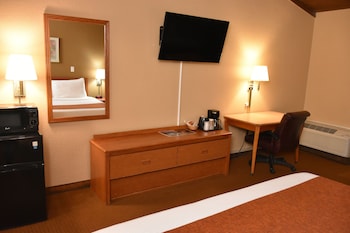 Executive Room, 1 King Bed, Balcony, Pool View