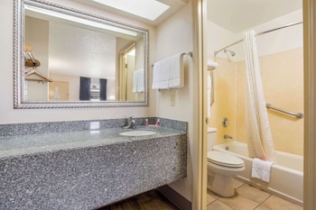 Room, 2 Queen Beds, Accessible, Non Smoking
