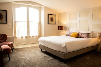 Junior Quadruple Room, 1 Queen Bed with Sofa bed, Non Smoking, River View