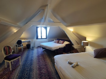 Junior Quadruple Room, 1 Queen Bed with Sofa bed, Non Smoking, River View