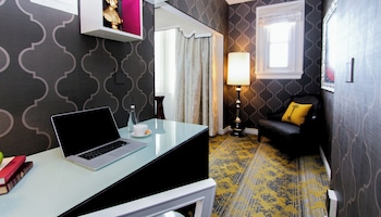 Standard Room, 1 King Bed