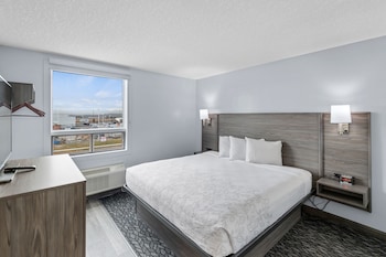 Premium Suite, 1 King Bed with Sofa bed, Kitchenette