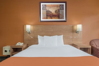 Standard Room, 1 Queen Bed, Accessible