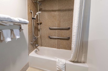 Standard Room, 1 Queen Bed, Accessible, Bathtub