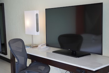 Room, 1 King Bed, Oceanfront