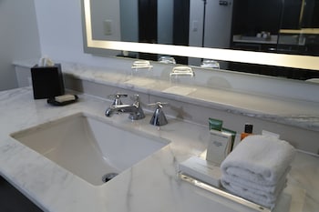 Deluxe Room, 1 King Bed