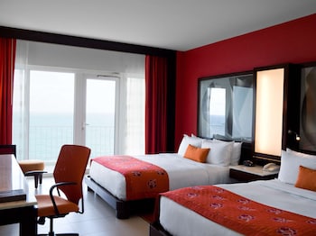 Room, 2 Queen Beds, Oceanfront
