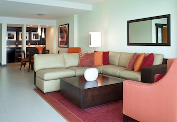 Deluxe Suite, 1 King Bed, Oceanfront