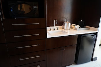 Junior Suite, 1 King Bed, Jetted Tub