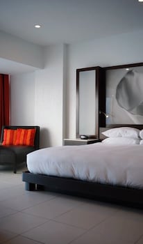 Room, 1 King Bed, Accessible, Bathtub