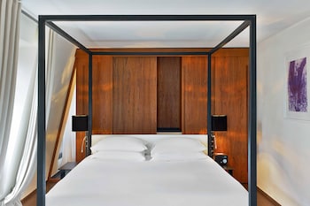 Suite, 1 King Bed, Tower (View)