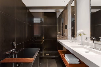Suite, 1 King Bed, Tower (View)