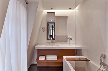 Suite, 1 King Bed, Tower (View)