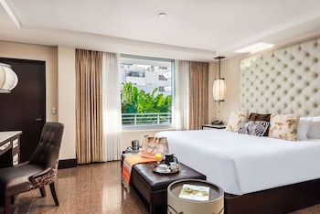 Poolside Cabana King Room