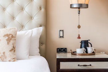 Poolside Cabana King Room