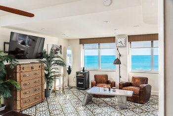 Penthouse Suite, 1 King Bed, Ocean View