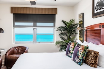Deluxe Room, 1 King Bed, Ocean View