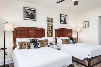 Classic Room, 2 Beds, Limited View, Low Floor