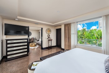 Poolside Cabana Suite