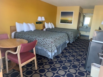 Room, 2 Queen Beds, Accessible, Non Smoking
