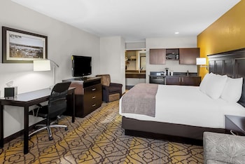 Standard Room, 1 King Bed, Non Smoking, Refrigerator