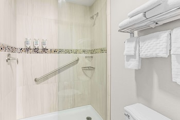 Standard Room, 1 King Bed, Non Smoking, Refrigerator