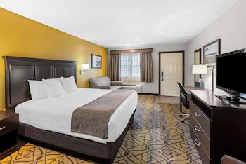 Standard Room, 1 King Bed, Non Smoking, Refrigerator