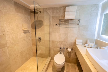 1 King Bed Premium Room, City View
