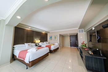 2 Double Beds, Superior Room, City View