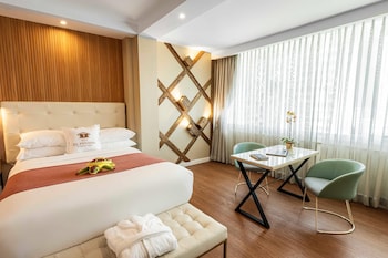 2 Double Beds Premium Room, City View