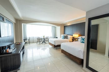 2 Double Beds, City View