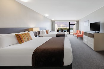 Superior Room, 2 Queen Beds, Kitchenette, Lake View