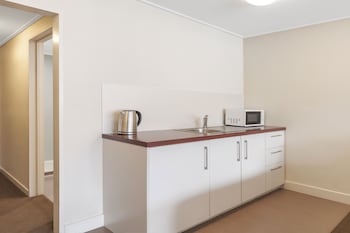 Superior Room, 2 Queen Beds, Kitchenette, Lake View